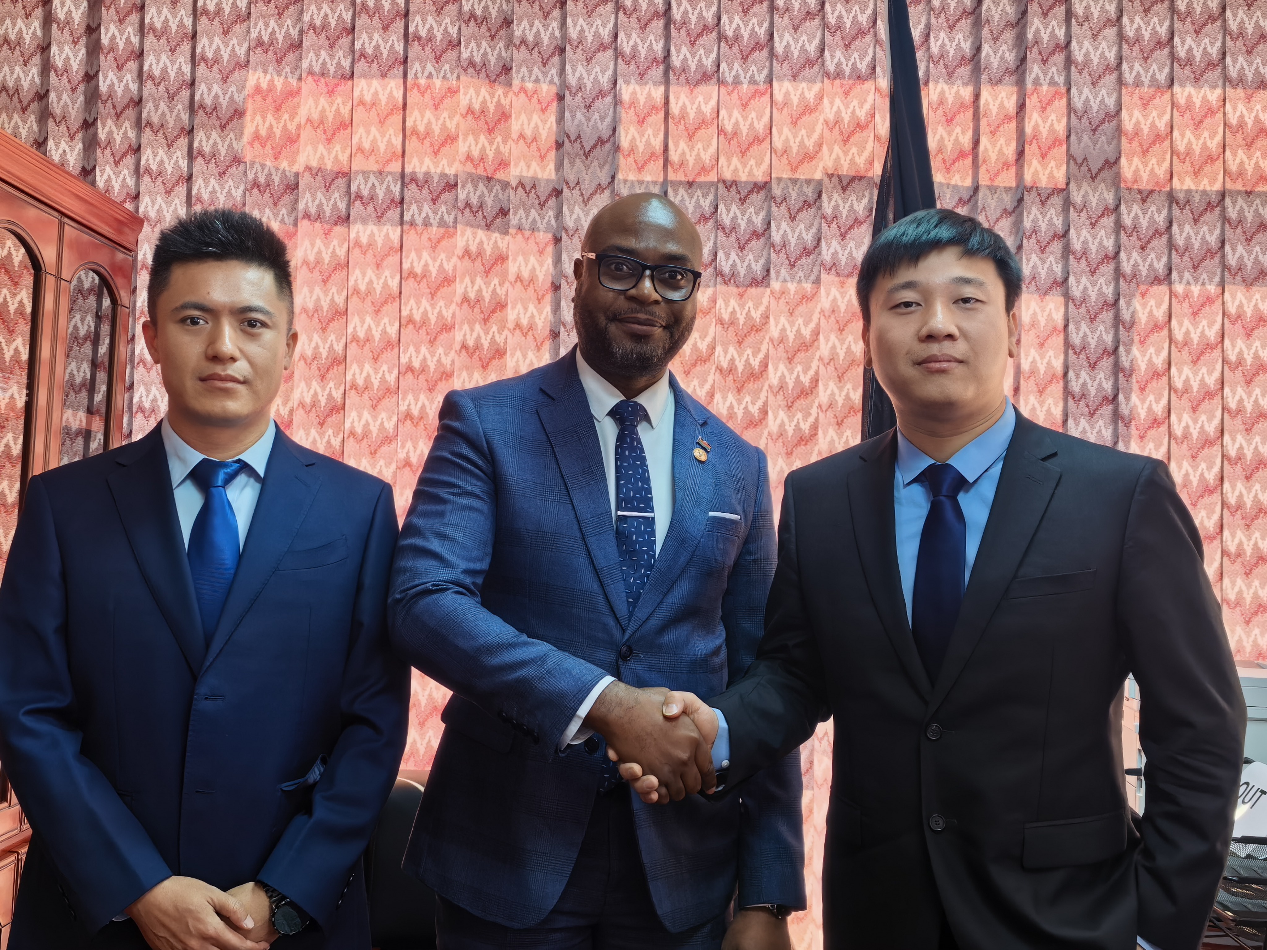 Sinomine Resource Group Vice President Wang Zhiwei Meets with Malawi Government Officials